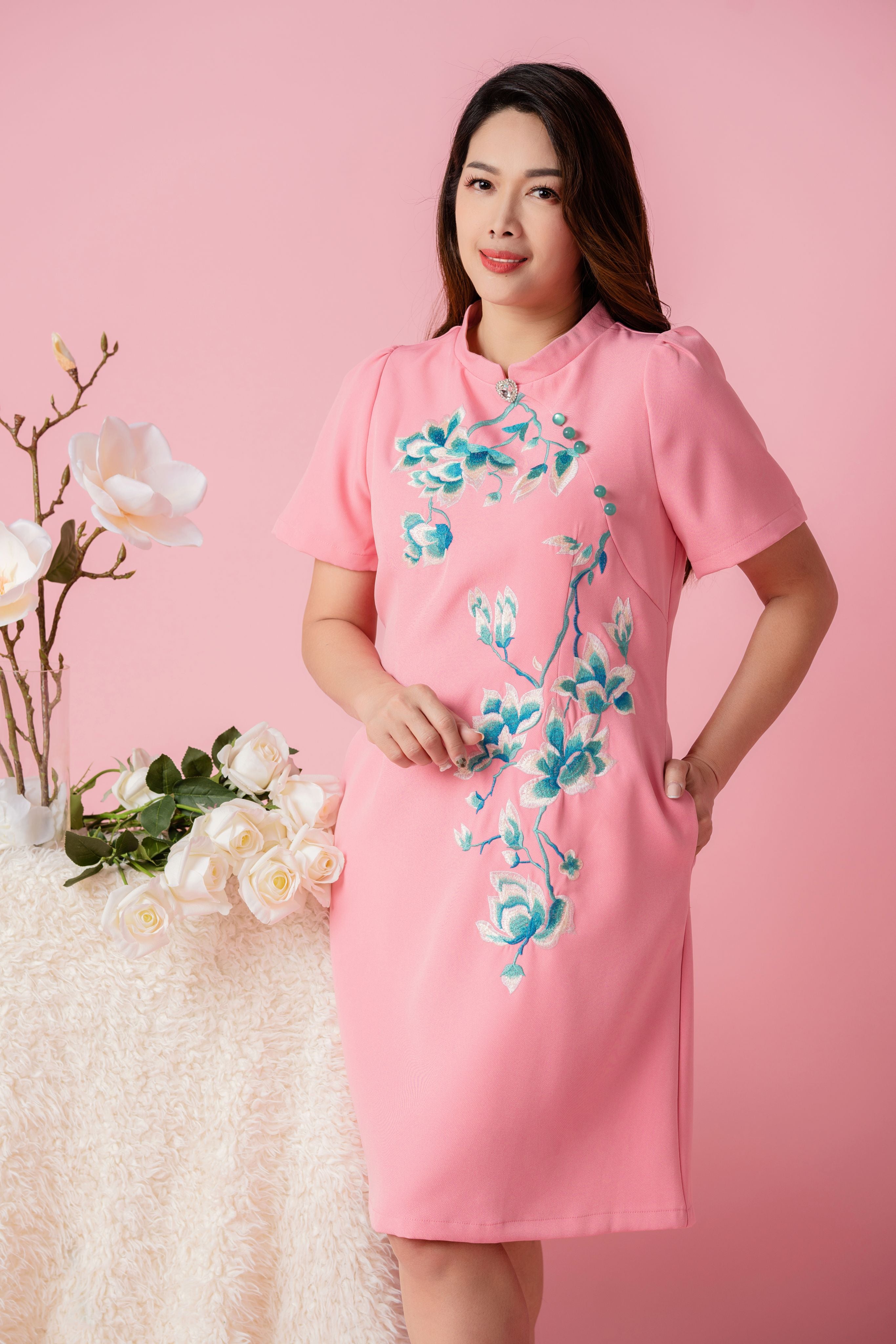 Embroidery Flower with Mandarin Collar Dress