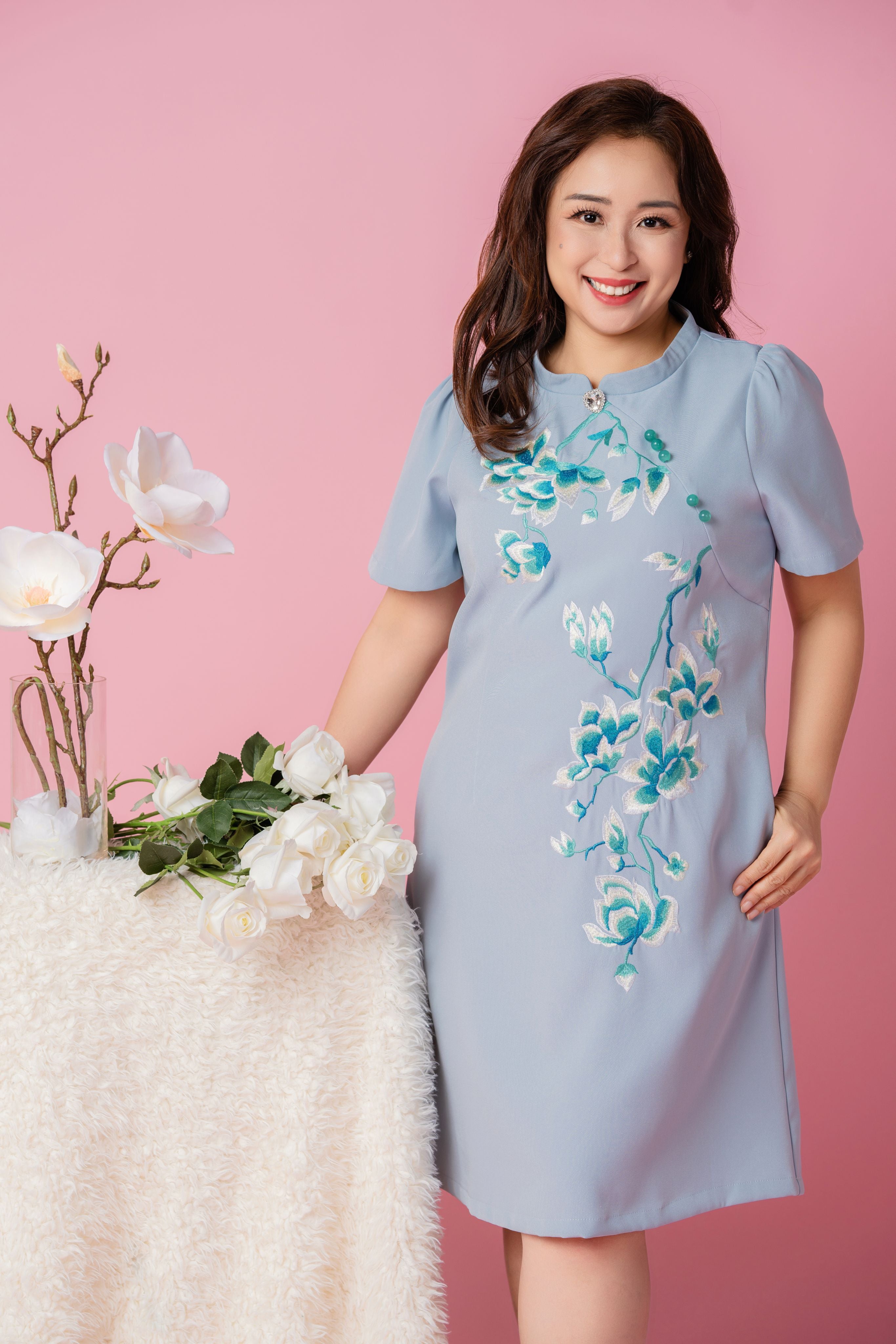 Embroidery Flower with Mandarin Collar Dress