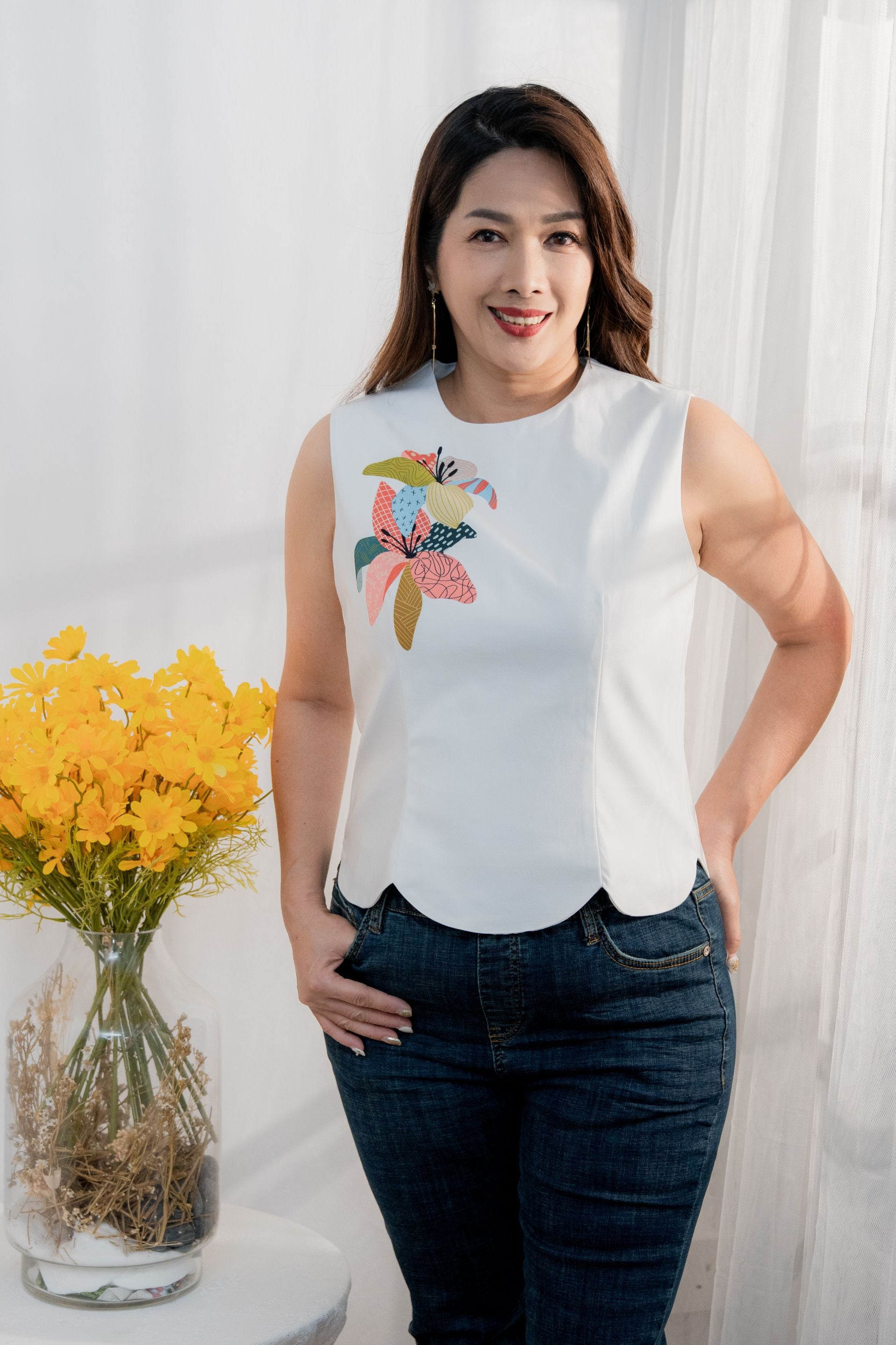 Sleeveless Floral Scallop Top